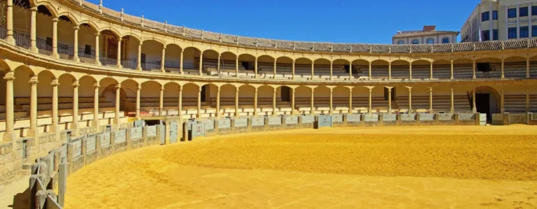 Excursión privada a Ronda y Zahara de la Sierra desde Sevilla