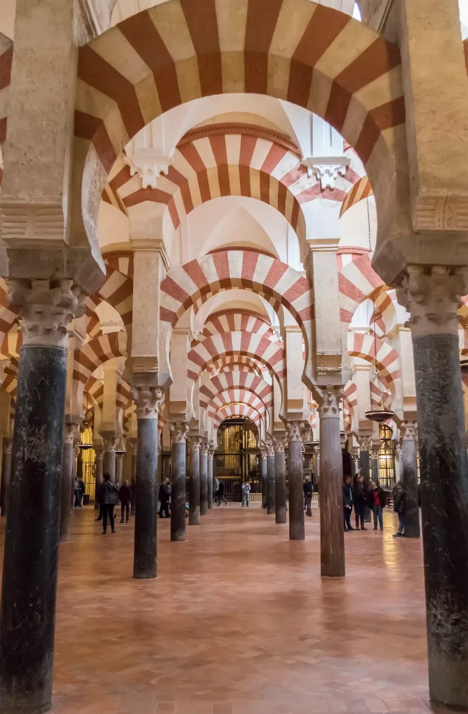 Excursión a Córdoba desde Sevilla: visita guiada por el interior de la Mezquita-Catedral, Patrimonio de la Humanidad en Andalucía.